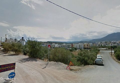 Located in Agios Nikolaos. Corner building plot of 402 m2, nicely positioned in the south-western part of the town of Agios Nikolaos, very close to the town's 3rd primary school, enjoying nice views of the western outskirts of the town, the hills and...