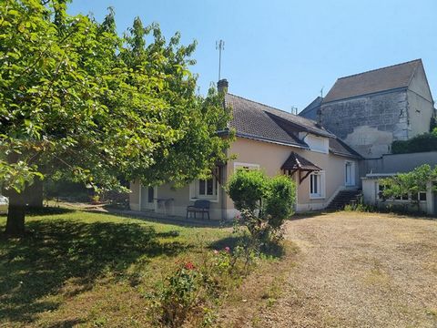 I offer you in the pretty village of VILLIERS SUR LOIR 5 minutes from the TGV station and 7 minutes from VENDOME, this house of 139 m². It will seduce you with its many assets. You will find on the ground floor: a closed kitchen, fitted and equipped,...
