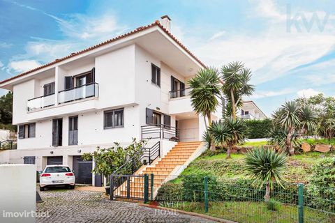 Villa de 4 chambres insérée dans le développement Oeiras Golf & Residence . Il est possible de vivre à la campagne et en ville en même temps... Avec un emplacement privilégié, où la verdure et la tranquillité prédominent, entourée par le parcours de ...