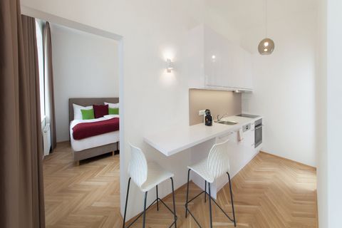 Move in and relax! Spend your time in Vienna in this high-quality renovated, exceptional old building apartment with traditional Viennese charm. The apartment on the ground floor has a courtyard-facing bedroom with a comfortable hotel-quality box-spr...
