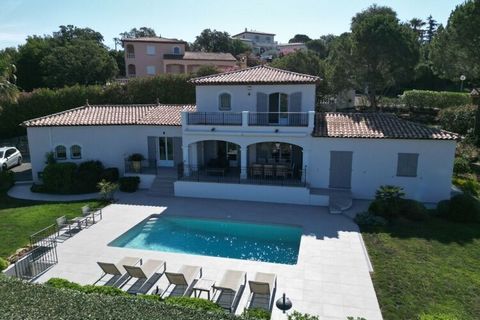 Luksusowa willa w Sainte Maxime z pięknym basenem, obok pola golfowego i blisko plaż La Nartelle.