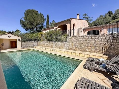 Recently renovated, elegant and very spacious family villa offering views of the country side and set in a quiet neighbourhood within a walking distance to the village of Le Rouret. The property offers 4 large bedrooms and 3 bathrooms with extremely ...