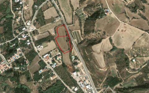 Two plots for sale totals 8.771sqm 3.085sqm and 5.686sqm. The property has the potential to be covered by utility services. The immediate area consists of scattered residential developments as well as unutilized parcels of land. The plots fall within...