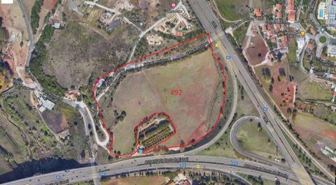Rustic plot of land with 7 ha. Does not allow construction. Just a small house. With river view, close to the Quinta Da Moura development. Characterised by its mild climate, Oeiras is one of the most developed municipalities in the country, being in ...