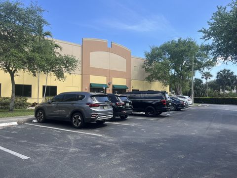 FOR SALE/ FOR LEASE 11,812sf FLEX OFFICE/WAREHOUSE with a fully enclosed second floor mezzanine FULLY A/C END UNIT 3 STREET LEVEL DOORS HEAVY 3 PHASE POWER IM-3 ZONING Close to I-95, Ft, Lauderdale Airport
