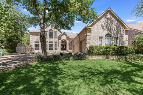 Nestled in the serene Barton Creek West; a quiet neighborhood of Westlake, boasting low traffic volume and the prestigious Eanes ISD School District. This residence offers the perfect blend of comfort and convenience, with Westridge Middle School wit...