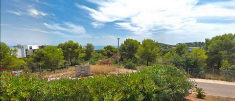 Terreno urbano en la zona residencial jardí extensiva tipo en Can Girona (clave 16C) Buena situación, en Avda Camí del Miralpeix, permite construir una casa preciosa con una buenas vistas al mar. Tiene una superficie de 1.292 m2, con un aprovechamien...