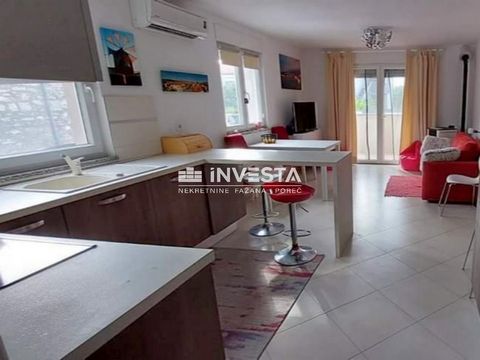 A modern apartment with a net usable area of 82 m2 is for sale in a prime location in Medulin, only 600 meters from the sea.   The apartment is located on the ground floor of a recently built residential building, a few steps above the yard level. It...
