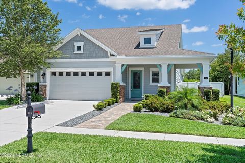Gorgeous David Weekly Preservation Model. Was the model home and loaded with all of the upgrades you would expect in a model home. Hardwood floors in all living areas. Beautifully upgraded kitchen that you have to see to appreciate. Screened in priva...
