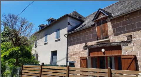 5' from Objat and 25' from Brive center, come to St Cyr la Roche to discover this burning house. It is located on a beautiful plot of land of 2453 m², of which 1471 m² is buildable. The house is made up of 1 kitchen, 1 living room, 2 bedrooms includi...