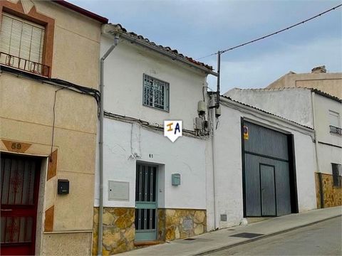 Dies ist ein echtes Juwel von einem Haus, das liebevoll restauriert und eingerichtet wurde und am Stadtrand von Martos in der Provinz Jaén in Andalusien, Spanien, liegt. Dieses Anwesen liegt in einer ruhigen Einbahnstraße und ist bezugsfertig. Es kan...