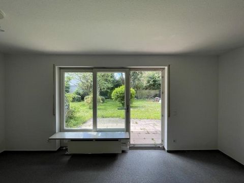 In a beautiful and quiet residential area in Vaihingen, but only 5 minutes walk from the center, lies this pretty 1 room terrace apartment. It is located in a small, well-kept apartment building, which has a beautifully landscaped garden behind the h...