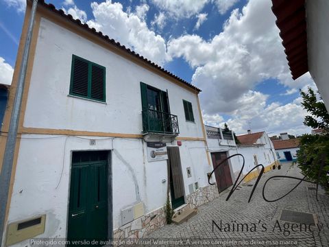 NOUVEAU À VILA NOVA DA BARONIA 105.000€ Immeuble urbain composé du 1er étage avec 4 pièces, possibilité de 3 chambres, salle de bain, solarium et couloir. Au rez-de-chaussée avec salon, cuisine, cellier. Toujours au rez-de-chaussée pour le commerce a...