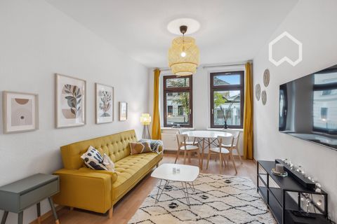 Enjoy a temporary stay in Leipzig in this exquisite 4-room apartment! A lovingly decorated and fully furnished apartment that leaves nothing to be desired awaits you on a generous 68m². You will be the first tenant after the new refurbishment. Bedroo...