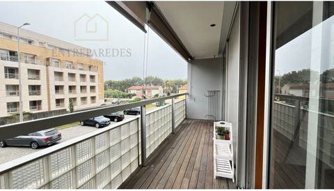 Excelente apartamento T2+1 com varanda para comprar na Granja - Vila Nova de Gaia - Porto. Este apartamento é perfeito para quem procura dois quartos mais um escritório confortável, com excelentes acessos a auto estrada, numa zona nobre e residencial...