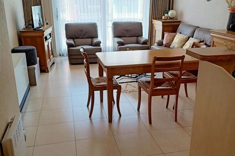 Odkryj swój idealny wypoczynek nad morzem w sercu Middelkerke! Ten zachęcający apartament, idealnie dostosowany dla 4 osób, oferuje połączenie komfortu, wygody i bliskości plaży, co czyni go idealnym wyborem na nadmorski wypoczynek. Mieszkanie znajdu...