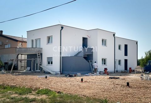 VIR, CENTRE : NOUVELLE CONSTRUCTION - Appartement S2 au rez-de-chaussée 64.89 m2   L’appartement à vendre est une excellente opportunité d’investissement, pour un usage personnel ou pour la location à des touristes. Selon les données officielles, Vir...