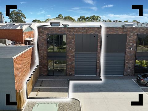 For sale via Public Auction — Thursday 3rd April @ 12:00pm on-site. POINT OF INTEREST: Polished execution meets industrial grit at 9 Ambrose Avenue—a standout in Riverlee Property Group’s sleek new development. This 281 sqm dual-level hybrid seamless...