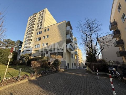 This attractive two-room apartment is located in a well-kept apartment building in the popular Ostend district. It is located on the first floor and can be easily reached via the staircase or elevator. Upon entering the apartment, you are greeted by ...