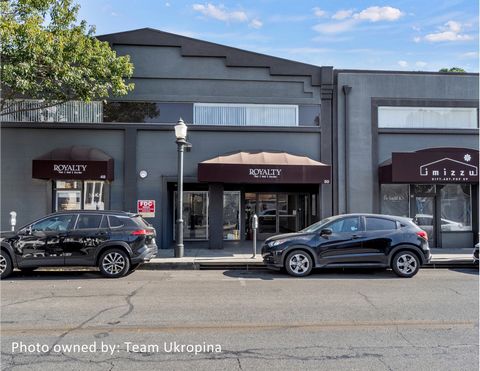 PRIME CORNER OFFICE & RETAIL SPACE IN THE HEART OF OLD PASADENA An exceptional opportunity to own a high-visibility, mixed-use retail and office building in the heart of Old Pasadena, one of Southern California’s most vibrant and walkable commercial ...