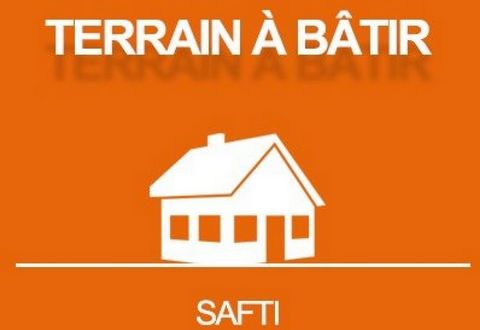 Terrain constructible de 1360 m², viabilisé en Hyper centre d’Arzon