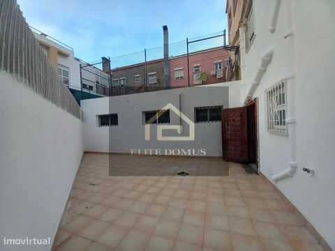 Apartamento T2 em Remodelação - Venteira, Amadora Detalhes do Imóvel: Tipologia: T2 Localização: Venteira, Amadora Estado: Em fase de remodelação Andar: Rés-do-chão Logradouro privado Este apartamento de 2 quartos está atualmente em fase de remodelaç...