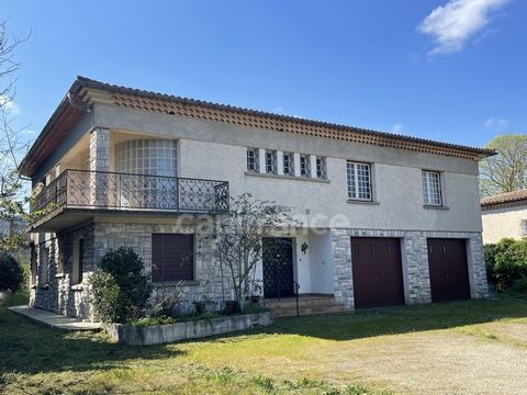 A vendre LIMOUX - Villa d'architecte 10 pièces 259 m2 habitable - proche du centre-ville