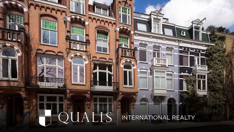 Ontdek dit indrukwekkende royale herenhuis in de geliefde Van Breestraat, een van de mooiste straten van Amsterdam, direct naast het iconische Concertgebouw en op loopafstand van de luxe winkelstraten. Dit stijlvolle familiehuis, met een riante woono...