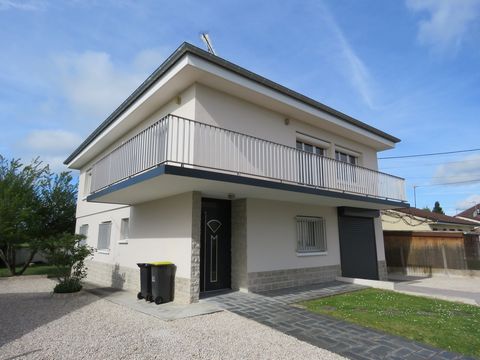 À vendre : Maison spacieuse à Chalette-sur-Loing habitable sans travaux. Située dans un quartier calme et recherché de Chalette-sur-Loing, proche collège et écoles à pied, cette grande maison familiale de 147 m2 saura répondre à toutes vos attentes. ...