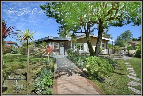 Maison à vendre Propriété atypique de 9 pièces (40) de 220 m² avec dépendances, proche lac, au calme
