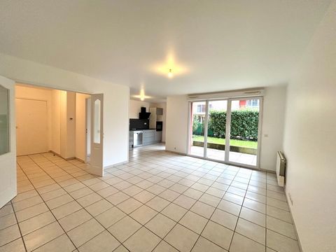 Dpt Haute Savoie (74), à vendre FAVERGES RARE , appartement RDJ T3 ( 73 m2) + jardin ( garage possible en option 16 000 )