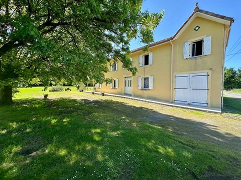 Maison de caractère des années 1940 d'environ 175m² avec multiples dépendances sur un terrain d'environ 6200m²