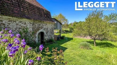 A36581NB46 - This lovely old barn, typical of the Quercy area, is perfectly located in the heart of a charming village, 5 minutes from Biars. It has been authorized to be converted into a dwelling house. There are two levels of around 115 m2 : 16x7.2...