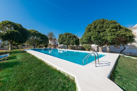 Mooi appartement met gedeeld zwembad en slechts 700 meter van het strand in Puerto de Alcudia. Het wordt het tweede huis voor 4 personen. Het complex van dit fantastische appartement is prachtig, met zijn gemeenschappelijk zwembad en tuin, waar u kun...