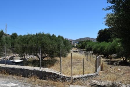 Elounda Plot of land of 2000m2 in Elounda. The plot has the ability to build 200m2. It has street parking and the water and electricity are nearby.