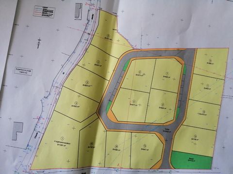 20 MN FROM TOWN IN BRESSE In the beautiful flat ground of 547M 2 revermont has 751M 2 viability will be made all al sewer electricity, water, telephone, has each ground their cabin. FREE CONSTRUCTOR The prices are from 70000? at 85000? TO SEE ABSOLUT...