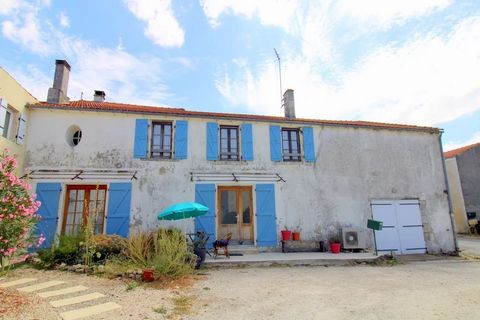 Just 7kms from the famous beach, cafés, restaurants and shops at Châtelaillon-Plage, this spacious 4 bedroom semi-detached family home is set in a quiet hamlet not far from the shops, schools and supermarkets in Thairé. The ground floor of this old s...