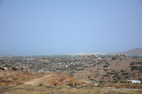 On the hill of Plaka in Naxos, an agricultural land of 7.504 m2 is available for sale. The property has an unlimited view to the sea and Naxos Town. It is located in a quiet location. Possibility of building a house of 185 m2 and additional basement....