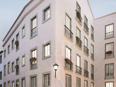 Store with 94 sqm located in the Trigo 15 development, in Alfama. This store has a sale value of €504,000 and has a guaranteed return of 5% for 5 years; the 5-year contract is already signed with the tenant, with a monthly value of €2,100. The rent i...