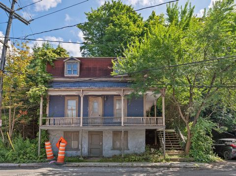 This is the project you were looking for. Centennial house to renovate in Lévis close to all services. Create the house of your dreams and preserve the historical legacy of Lévis. Come visit to see the possibilities available to you with the size of ...