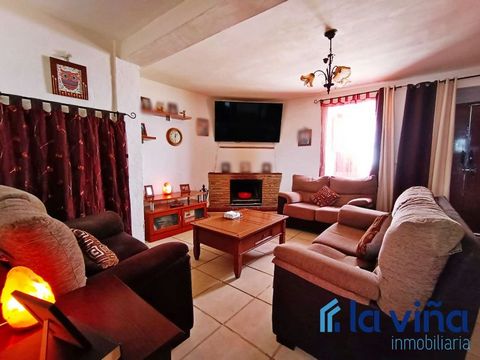 Excellent 3 Bed House For Sale in Badolatosa Andalusia Spain Esales Property ID: es5553737 Property Location Calle San Placido 70, Badolatosa, 41570, Seville Property Details With its glorious natural scenery, excellent climate, welcoming culture and...