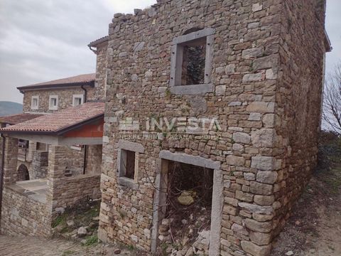 An old stone house is for sale located in the old town center of the beautiful town of Motovun. The house is the last in the series and is spread over three floors: basement, ground floor and first floor and has a total area of approx. 111 m2. It als...
