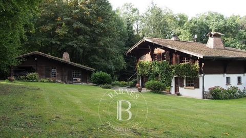 Between Geneva and Thonon-les-Bains, come and discover this complex of more than 2 hectares, a few steps from Lake Geneva, in a very private domain. We offer you a large chalet of approximately 170 sq.m of living space. It consists of a kitchen with ...