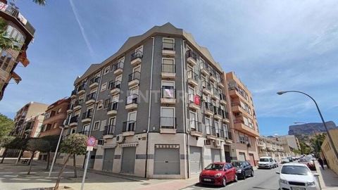 ¿Quieres comprar plaza de parking en Petrer? Excelente oportunidad de adquirir en propiedad esta plaza de parking con una superficie de 26,78 m² ubicada en la localidad de Petrer, provincia de Alicante. Dispone de buenos accesos, maniobrabilidad y es...