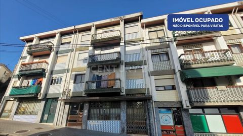 ## OCCUPIED PROPERTY | NOT AVAILABLE FOR VISITS ## 2 bedroom apartment with an area of 68 square meters, located in Oliveira do Douro, Vila Nova de Gaia, Porto district. Located in a consolidated residential area, the property is close to the main po...