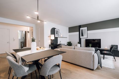 Splendid renovated and furnished apartment on Rue des Marroniers, in the La Muette district. It's on the 1st floor and is close to the Gare D'Avenue du Président Kennedy, Maison de Radio France and Boulainvilliers stations. Nearby attractions include...