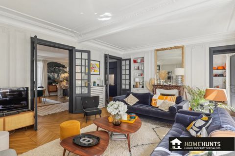 Paris 17th elegant family apartmentClose to Place de Wagram, Boulevard Pereire and Rue de Tocqueville, in a quiet residential street on the 2nd floor with lift of a Haussmannian freestone building, apartment of 144.58 m2 with a 3.75 m2 balcony & 9.80...
