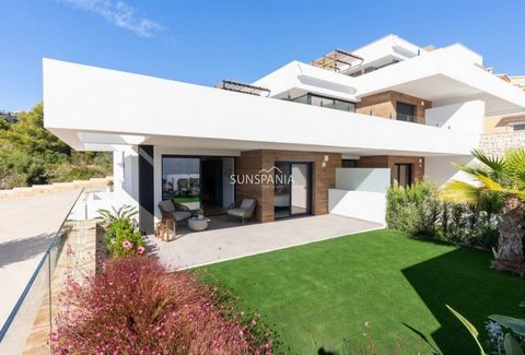NEW BUILD RESIDENTIAL IN CUMBRE DEL SOL New Built modern apartments with 2 bedrooms and 2 bathrooms, kitchen open to the living room, with various models to choose from: terrace and garden on the ground floor apartments, solarium on the top floor. Al...