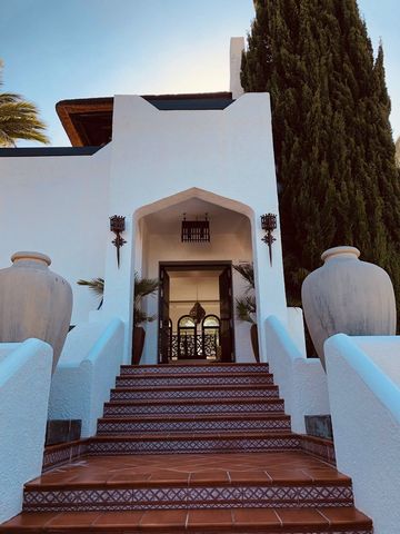 Located in Nueva Andalucía. Available for longterm rent from AUGUST/SEPTEMBER 2024 ! Spacious modern house located in Atalaya de Rio Verde. 15-20 min walk to Puerto Banus with all shopping, restaurants and bars. View of Nueva Andalucia and close to t...