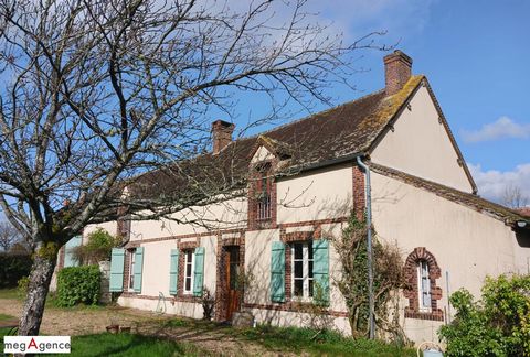 15 minutes from La Loupe station on the Le Mans, Versailles, Paris Montparnasse line, in a hamlet 1km from the center of Neuilly sur Eure with its school, local shops, quiet, on 2470m2 of land, come and discover this farmhouse authentic 181m2, south ...
